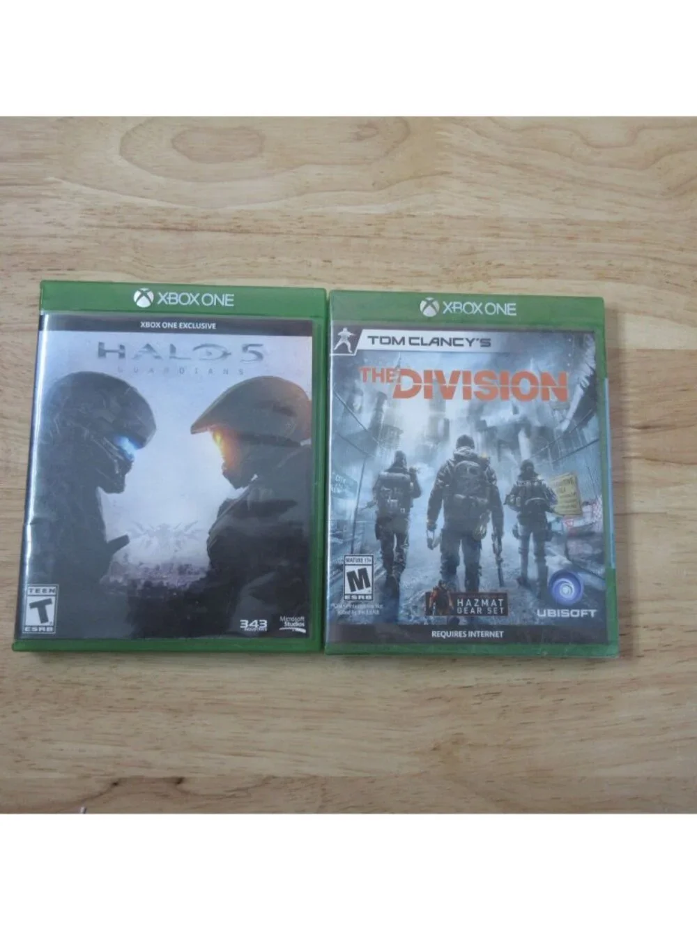 XBOX ONE Bundle 2 Video Games - Halo 5 & Tom Clancy's The Division (sealed)